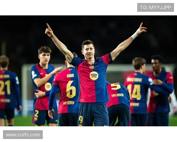 足球明星个人账号揭秘:他们如何在社交媒体上塑造形象与影响力 足球明星个人账号揭秘:他们如何在社交媒体上塑造形象与影响力